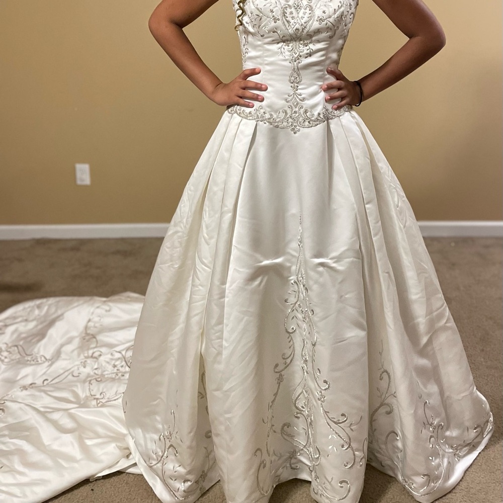 Elegant White Embroidered Gown (Never worn down the isle)